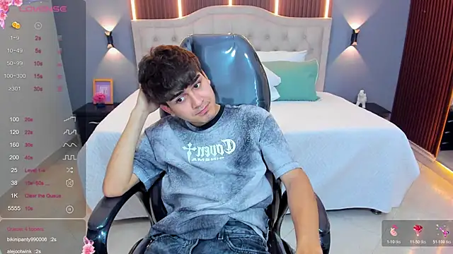 Tommy18__'s Live XXX Chat