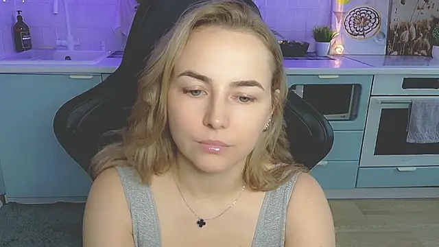 Mira_Mermayd Adlı Modelin Canlı XXX Sohbeti