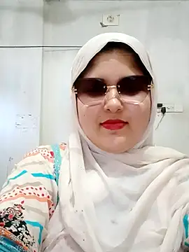 Chat XXX en directo de Nusrat-N