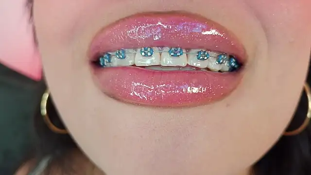 mia_roux1 élő XXX-chatje