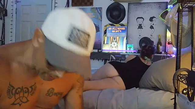 BuffshagswellのライブXXXチャット