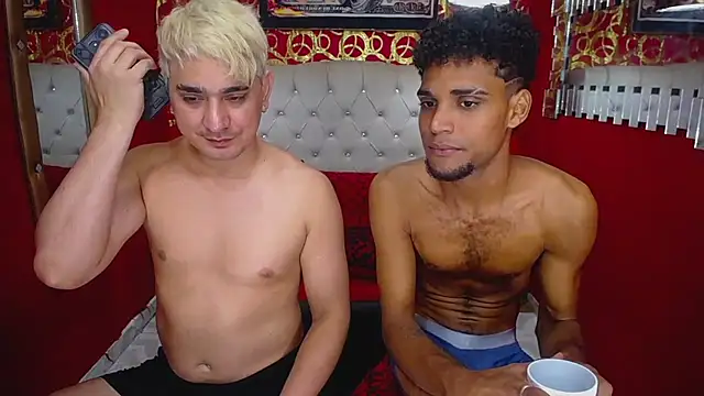 XXX chat uživo modela JHOVA23CM