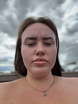 KiraSunshine XXX чат на живо