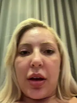 Juuhschmitt Webcam show