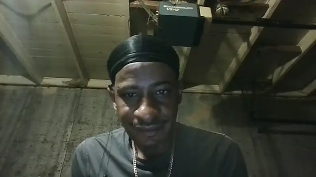 Leo99842 Show in webcam