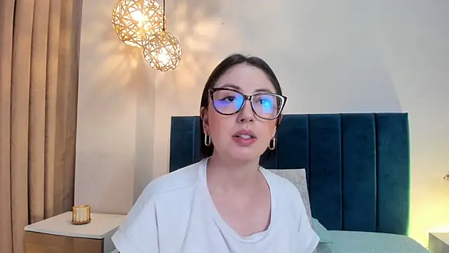 Emilywatsonn's Live XXX Chat