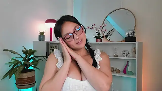 nahiapaws' Live XXX Chat