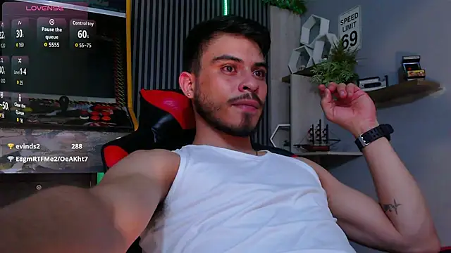 Chat +18 de Bastian_MCcormick ao vivo