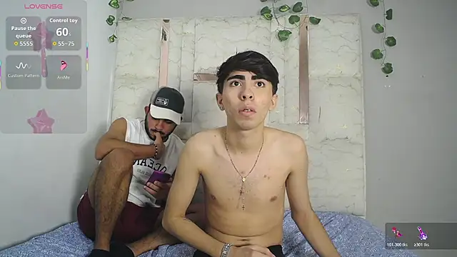 Michael_and_twinkk's Live XXX Chat