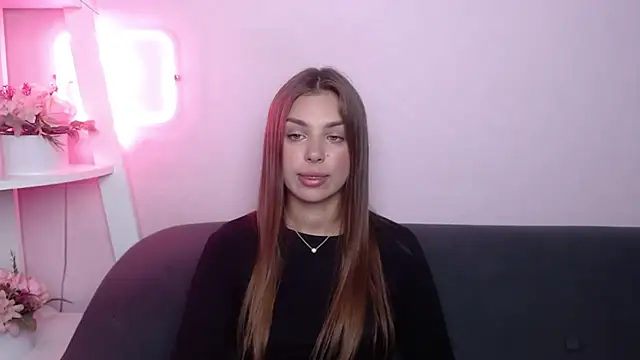 MilanaAngelAs 现场XXX聊天