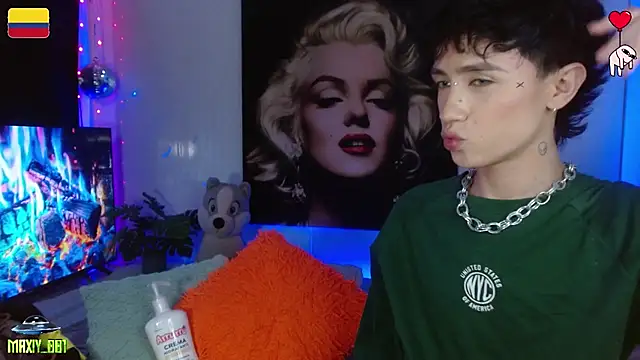 maxiy_001 Live XXX Chat