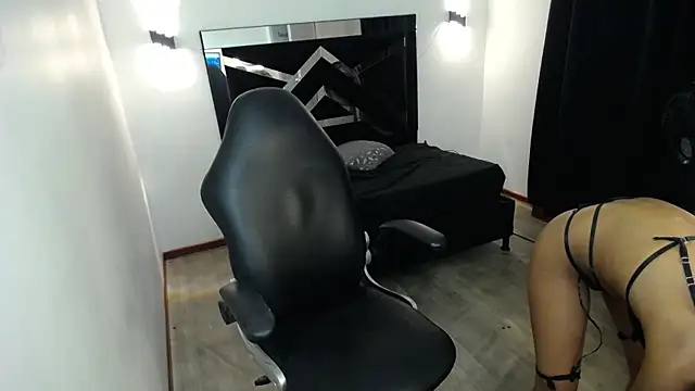 MarianaRojas_'s Live XXX Chat
