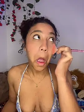 Daphnne_Curly Adlı Modelin Canlı XXX Sohbeti