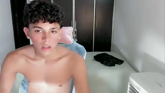 2c_Bby live XXX chat