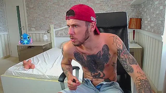 JonahShaw Chat XXX in diretta