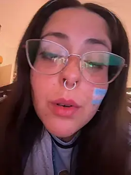Mizztikaa XXX чат на живо