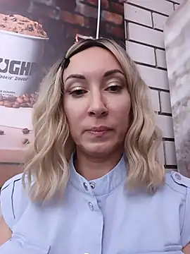 XXX chat uživo modela _AliceWine_