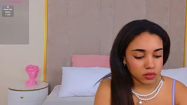 Chat +18 de Luna_Cortier ao vivo