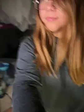 Chat +18 de MerlyG ao vivo