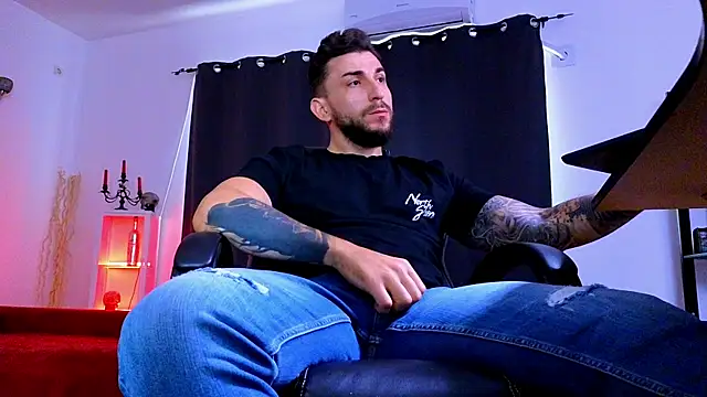 Онлайн чат XXX MightyAaron66