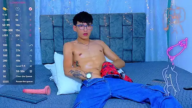 NicolasTorrez 即時 XXX 聊天
