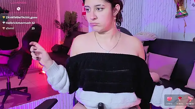 Chatroom XXX en direct de Zyra_tay