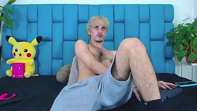הופעת וובקאם של boy_Dirty_X
