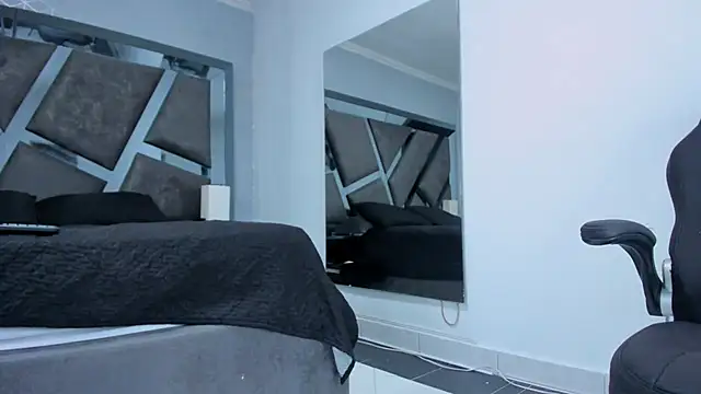 ElektraBomdansn Live XXX chat