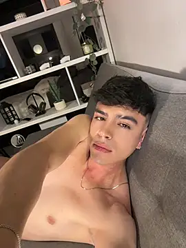 aronnhidden Adlı Modelin Canlı XXX Sohbeti