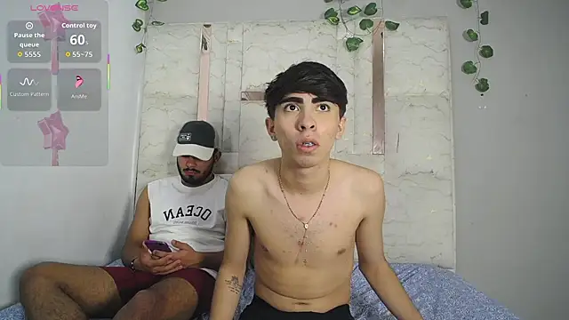 Michael_and_twinkk Live XXX-chat