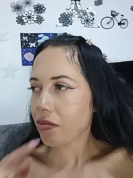 MiaForever1n Live XXX chat