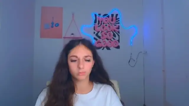 KissMeJulia's Live XXX Chat