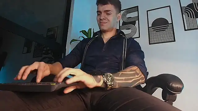 ALPHA_DOMINUS_ Show in webcam