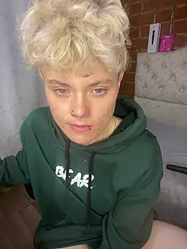 Megan-c Adlı Modelin Canlı XXX Sohbeti