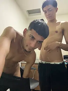 Yeff_26 Live XXX Chat