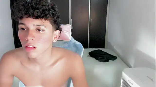 2c_Bby Adlı Modelin Canlı XXX Sohbeti