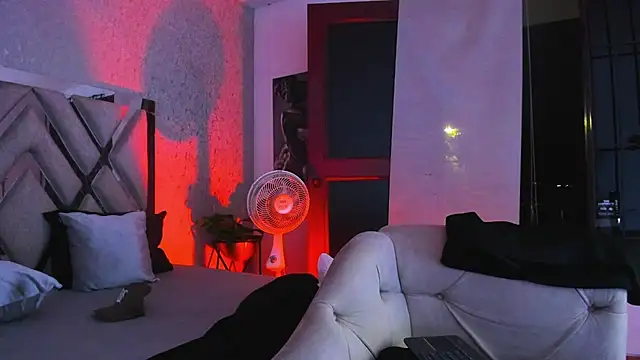 Vincentblack Adlı Modelin Canlı XXX Sohbeti