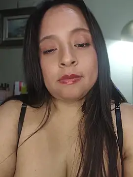 Gatitadiablita35's Live XXX Chat
