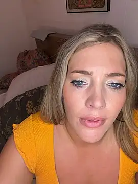 hollyharmd – Naživo XXX chat