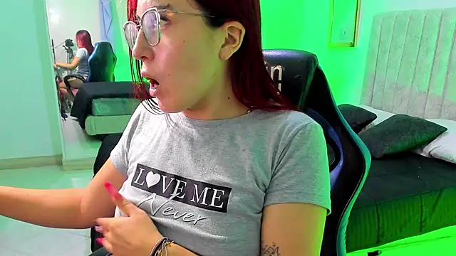 allison_mc's Live XXX Chat