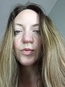 KattyLuuu's Live XXX Chat