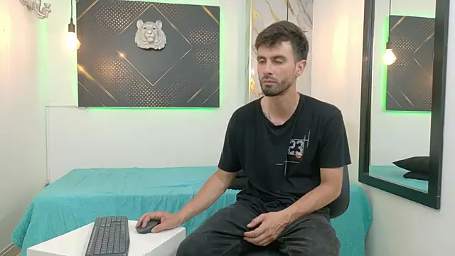 Živý XXX chat KingOfTemptation