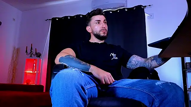 Онлайн чат XXX MightyAaron66
