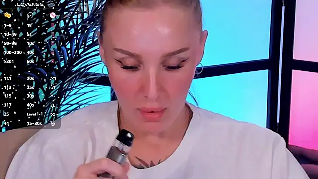 LianaFord's Live XXX Chat