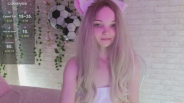 AnimeAlica18 Live XXX Chat