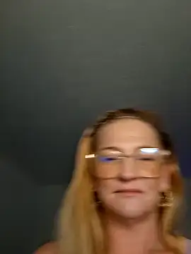 Goldenndoll Live XXX Chat