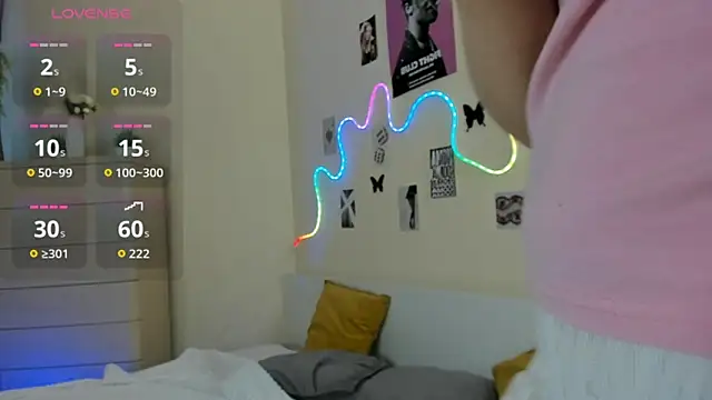 MidnightPoise's Live XXX Chat