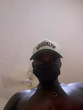 Show modela Pornhouse420 na web-kameri