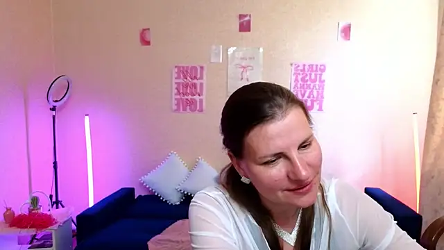 Mirabelle_Velvet's Live XXX Chat