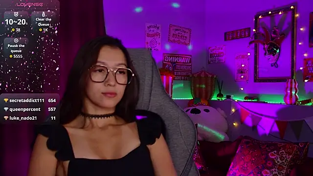 Chat +18 de LanaBaker ao vivo